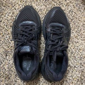 Adrenaline GTS 17 Running shoe